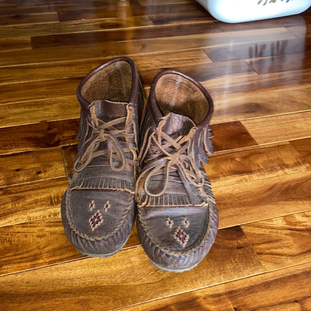Harvester grain leather moccasins